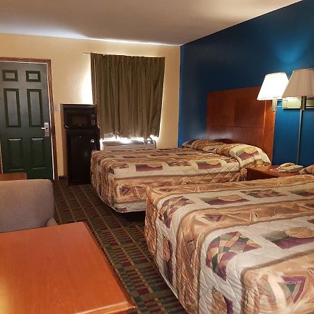 Executive Inn Victoria Exterior photo